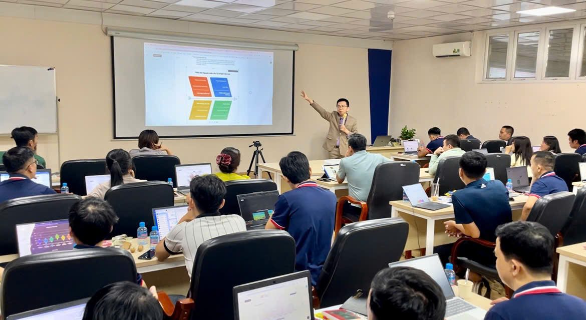 Tin Kim - Mastering AI for Work